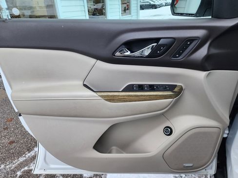 Used 2018 GMC Acadia Denali w/ Technology Package image 25