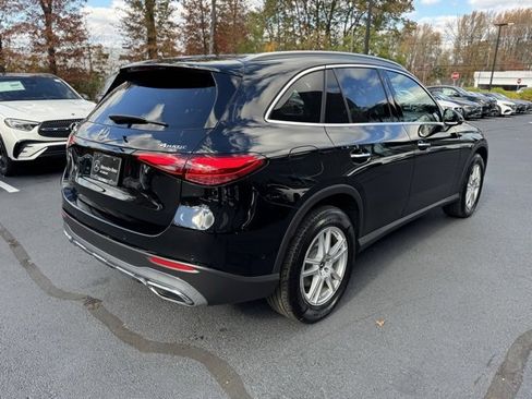 Used 2025 Mercedes-Benz GLC 300 4MATIC image 3