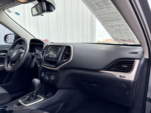 Used 2018 Jeep Cherokee Latitude image 31