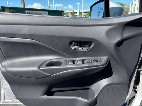 Used 2025 Nissan Versa SV FWD image 18