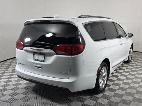 Used 2020 Chrysler Pacifica Limited FWD image 5