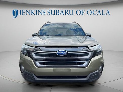 Used 2025 Subaru Forester Premium AWD/4WD image 8