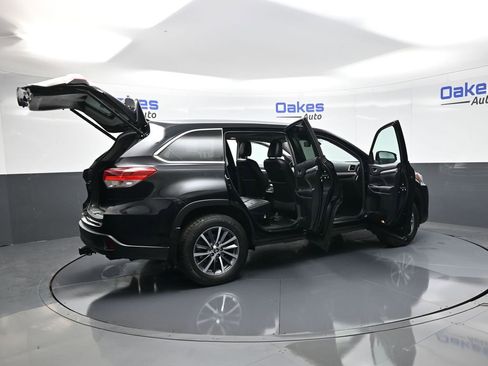 Used 2017 Toyota Highlander XLE image 58