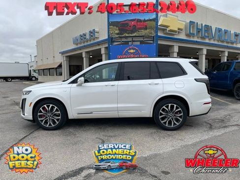 Used 2023 Cadillac XT6 Sport w/ Technology Package AWD/4WD image 3