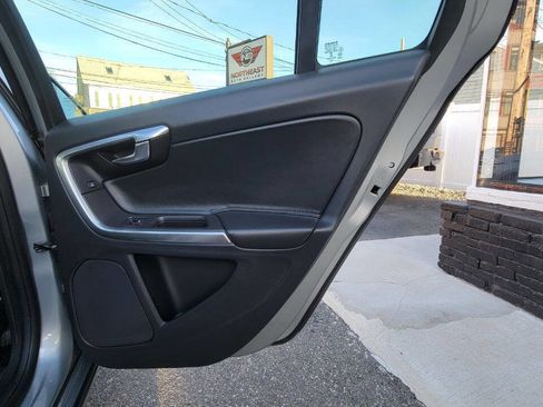 Used 2017 Volvo S60 T5 Dynamic image 26