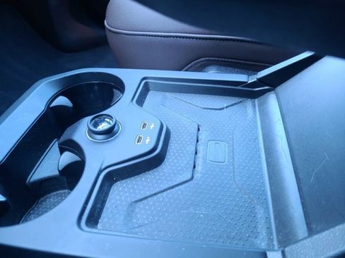 Used 2023 BMW iX xDrive50 image 30