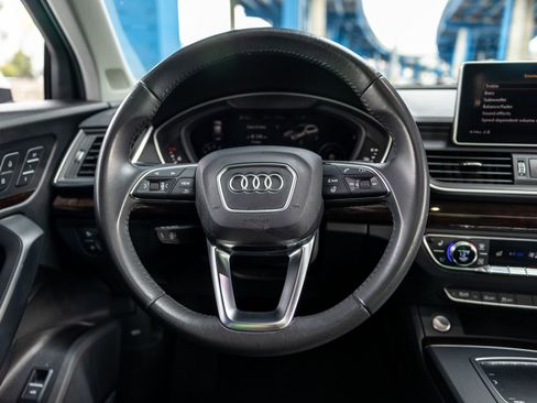 Used 2019 Audi Q5 2.0T Premium Plus w/ Premium Plus Package AWD/4WD image 6