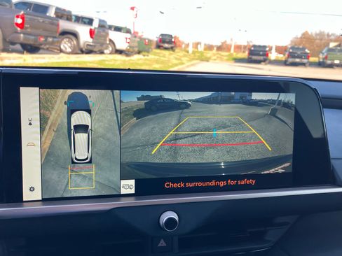 Used 2025 Toyota Crown Signia Limited image 24