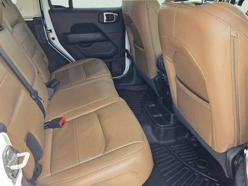 Used 2020 Jeep Wrangler Unlimited Sahara AWD/4WD image 18