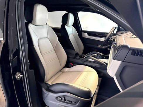 New 2026 Porsche Cayenne AWD/4WD image 19