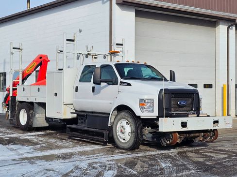 Used 2021 Ford F750 2WD Crew Cab Super Duty image 2