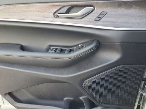 New 2025 Jeep Grand Cherokee Limited image 16