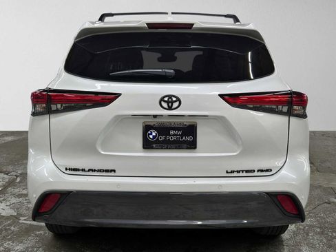Used 2022 Toyota Highlander Limited AWD/4WD image 4