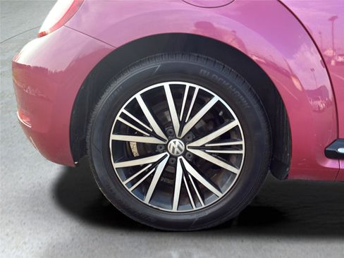 Used 2017 Volkswagen Beetle #PinkBeetle image 30
