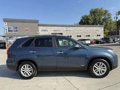 Used 2015 Kia Sorento LX image 7