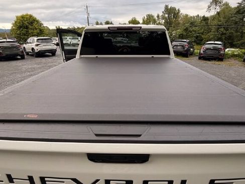 Used 2024 Chevrolet Silverado 2500 Custom w/ Custom Convenience Package AWD/4WD image 10