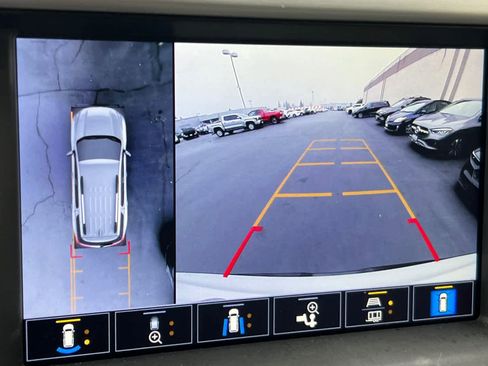 Used 2023 GMC Acadia SLT w/ Technology Package image 23