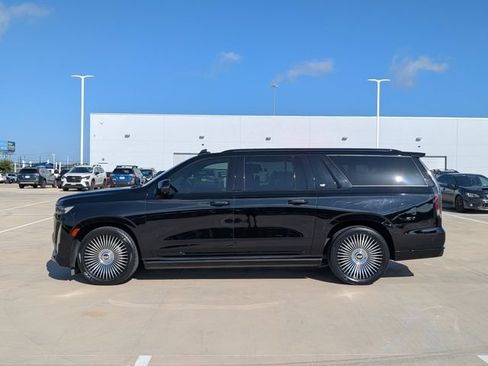 Used 2022 Cadillac Escalade ESV Sport Platinum AWD/4WD image 3