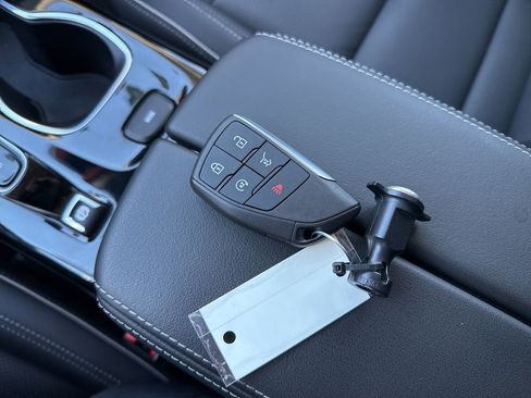 Used 2022 Buick Envision Essence w/ Safety Package image 34