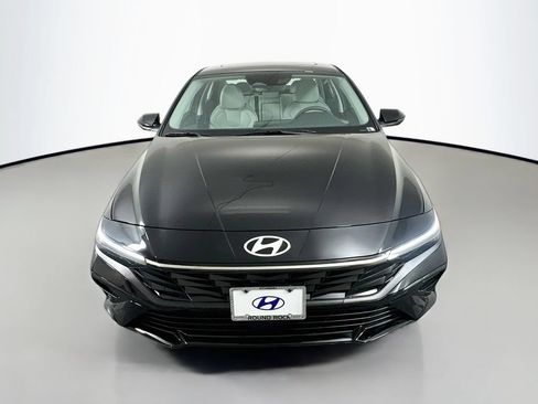 New 2026 Hyundai Elantra Limited FWD image 2
