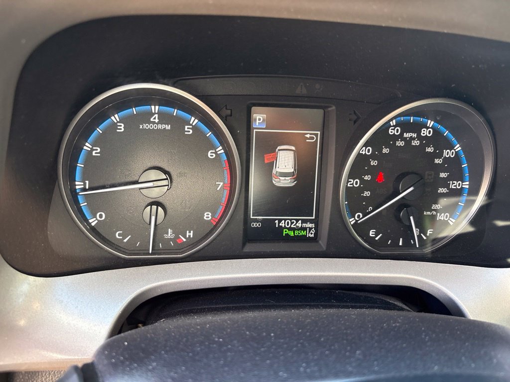 Used 2018 Toyota RAV4 XLE AWD/4WD image 14