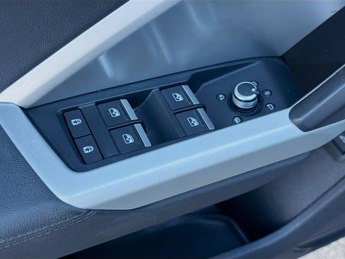 Used 2021 Audi Q3 2.0T Premium w/ Convenience Package image 23