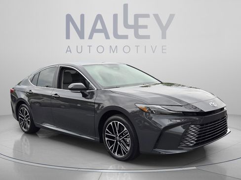 Used 2026 Toyota Camry XLE AWD/4WD image 7