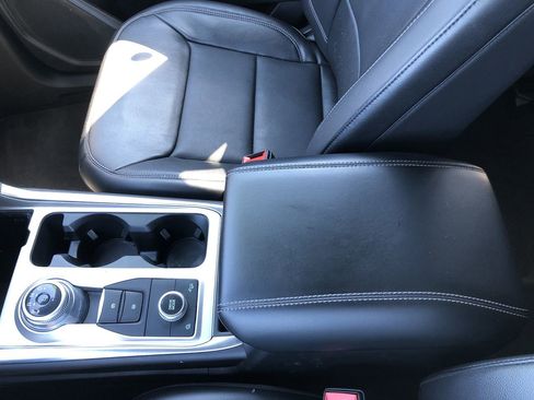 Used 2023 Ford Explorer Limited image 19