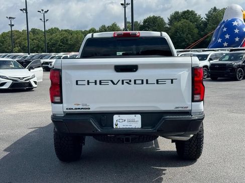 Used 2026 Chevrolet Colorado ZR2 AWD/4WD image 4