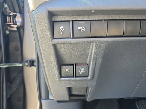 Used 2022 Toyota Sienna XLE image 22