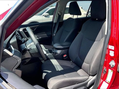 Used 2024 Toyota RAV4 LE AWD/4WD image 34