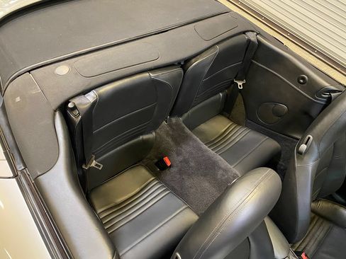 Used 2004 Porsche 911 Carrera RWD image 31
