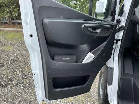 Used 2024 Mercedes-Benz Sprinter 2500 image 24