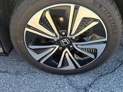 Used 2018 Honda Civic EX-L image 9