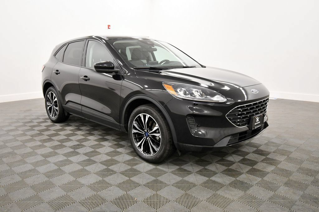 Used 2022 Ford Escape SE w/ SE Sport Appearance Package AWD/4WD image 10