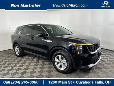 Used 2024 Kia Sorento LX image 1
