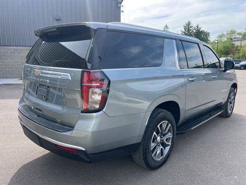 Used 2024 Chevrolet Suburban LT w/ Luxury Package AWD/4WD image 5