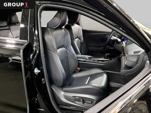 Certified 2025 Toyota Crown Signia AWD/4WD image 9