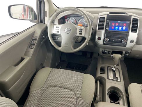 Used 2019 Nissan Frontier SV AWD/4WD image 2