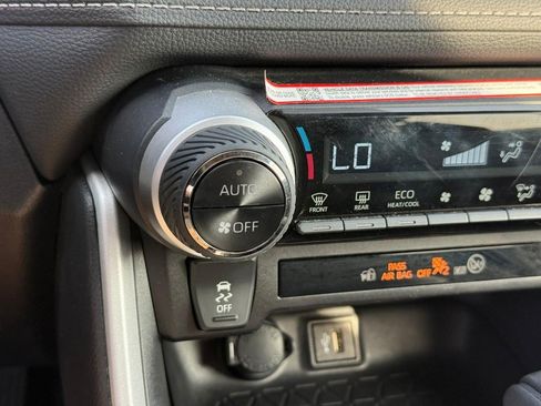 Certified 2025 Toyota RAV4 XLE FWD image 25