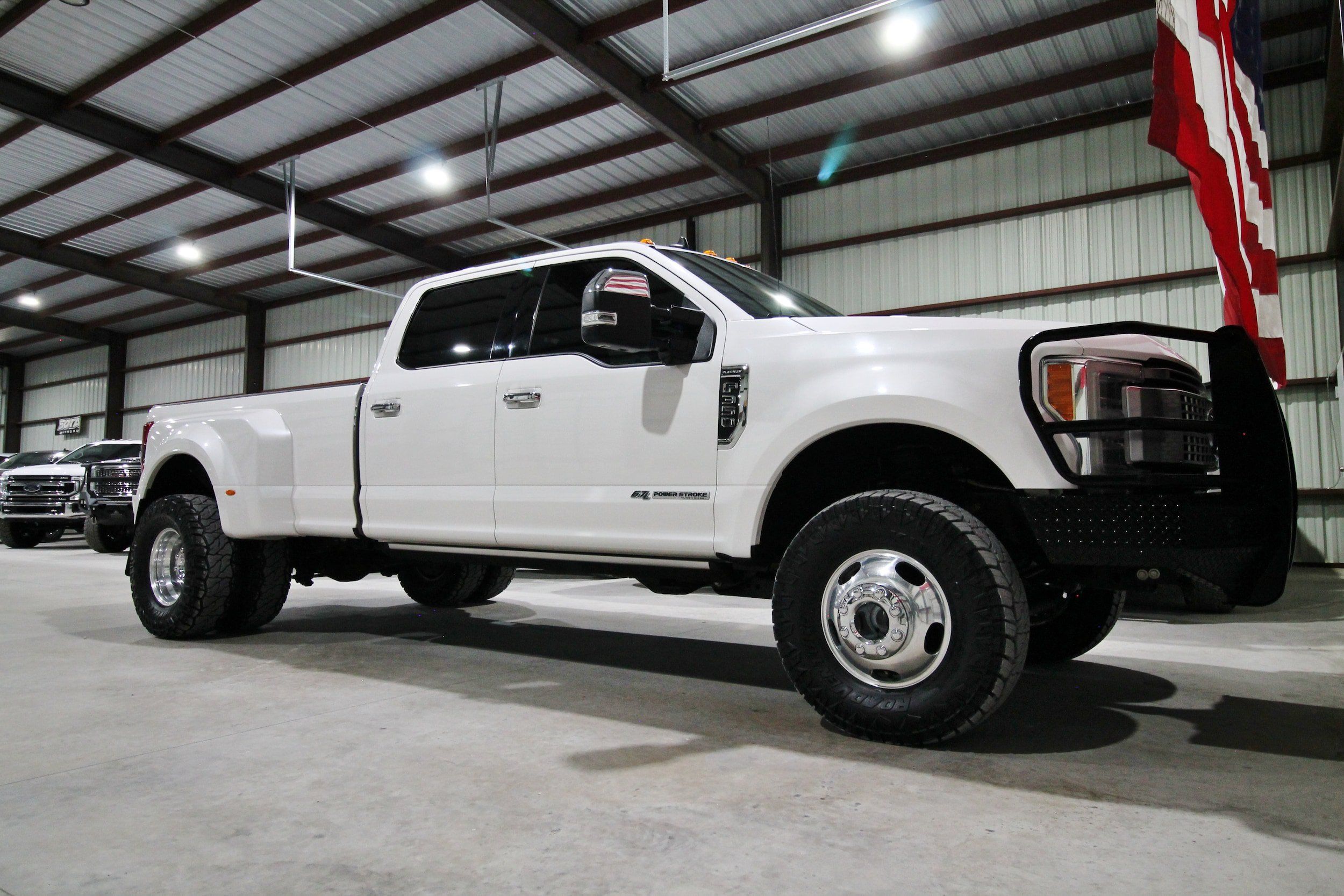 Used 2019 Ford F350 Platinum w/ Platinum Ultimate Package AWD/4WD image 16