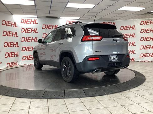 Used 2016 Jeep Cherokee Latitude w/ Comfort/Convenience Group AWD/4WD image 5
