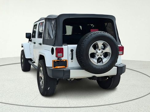 Used 2018 Jeep Wrangler Unlimited Sahara AWD/4WD image 5
