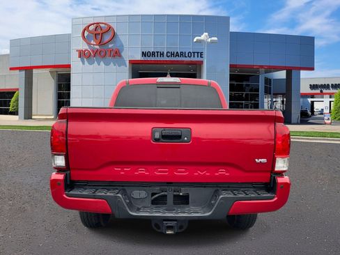 Used 2022 Toyota Tacoma SR5 RWD image 5
