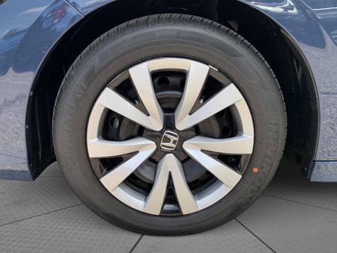 Certified 2025 Honda Civic LX image 9