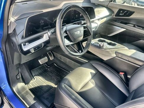 Used 2025 Cadillac Optiq Luxury 1 AWD/4WD image 10