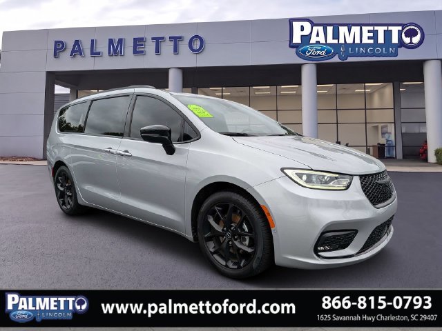 Used 2026 Chrysler Pacifica Select w/ S Appearance Package FWD image 1