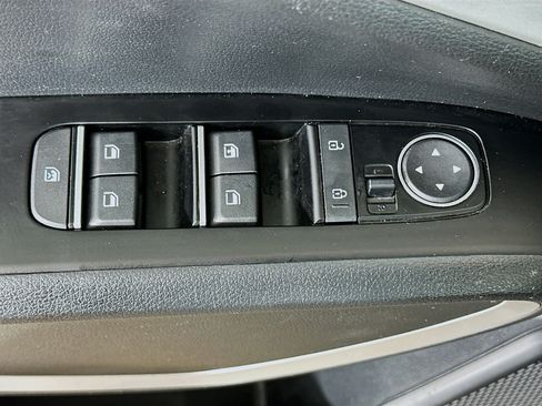 Used 2025 Kia Soul LX w/ LX Technology Package FWD image 15