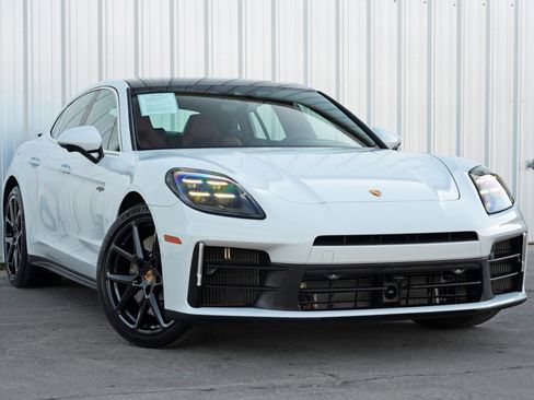 Used 2025 Porsche Panamera 4S w/ Premium Package image 61