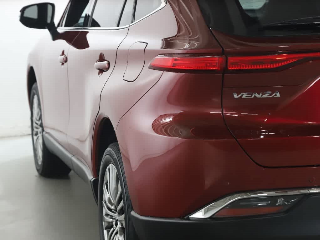 Certified 2023 Toyota Venza Limited AWD/4WD image 43